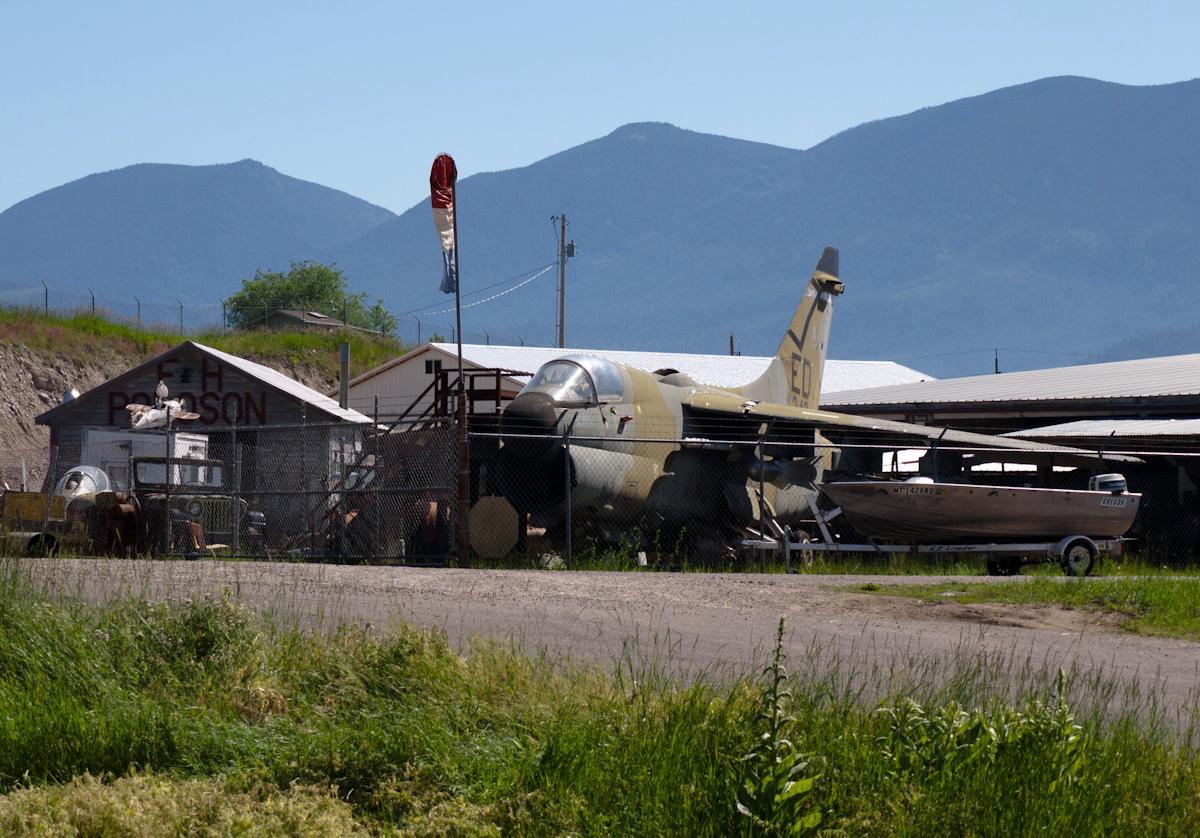 P1010550.jpg - There are several decommissioned derelict military jets.