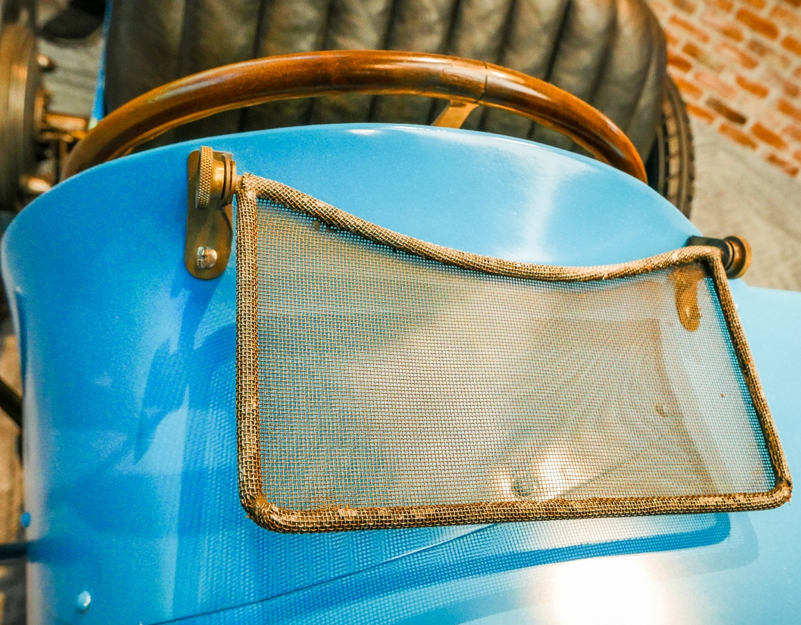 013.jpg - A GENUINE FLY SCREEN.