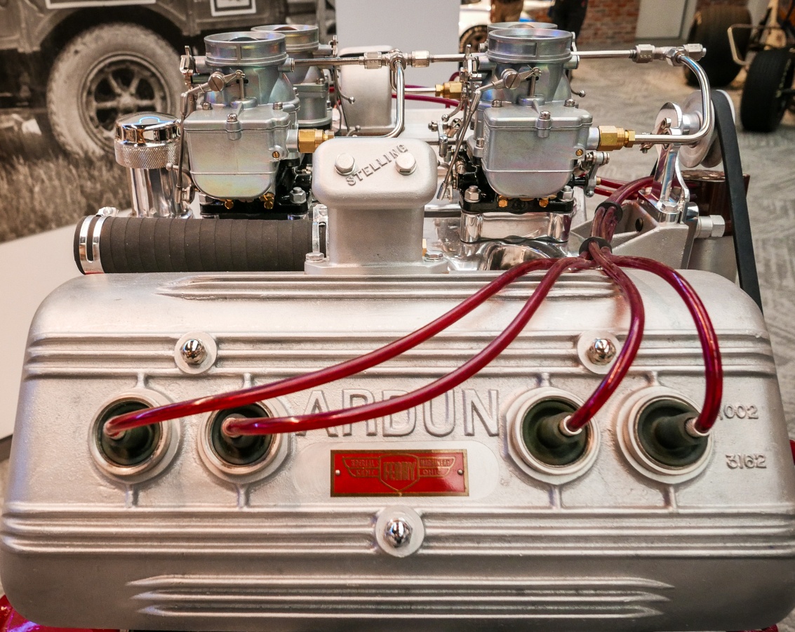 400.jpg - ZORA'S GIFT TO HOT RODDING.