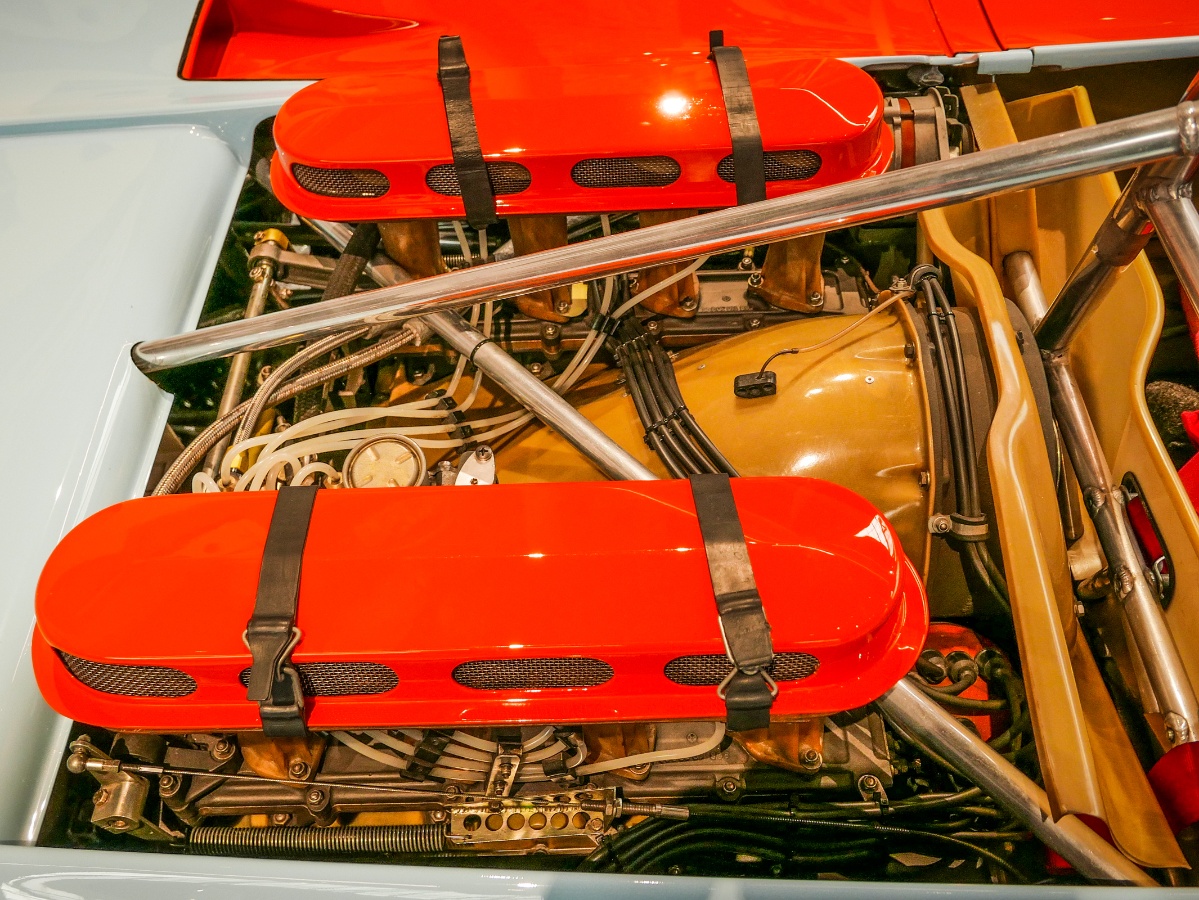 500.jpg - BECAUSE IT'S BRUMOS THERE MUST BE A FEW REQUISITE PORSCHE IMAGES.