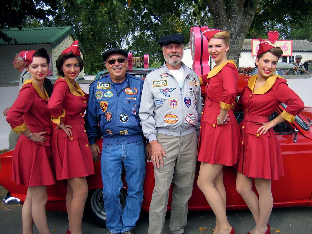 L1010658.JPG - Making friends with the Ford Cortina girls.