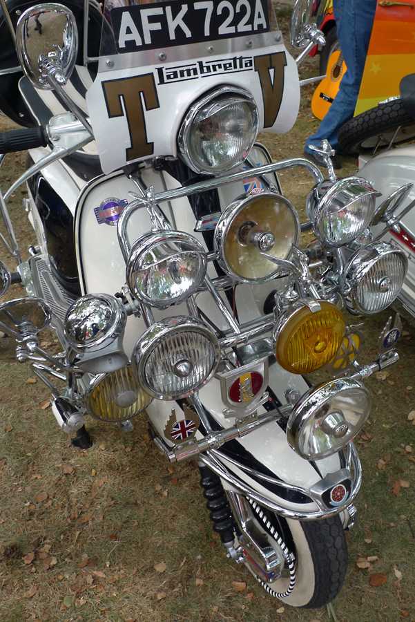 L1010655.jpg - Another Lambretta, this one fully tricked out as a 1950's Mod