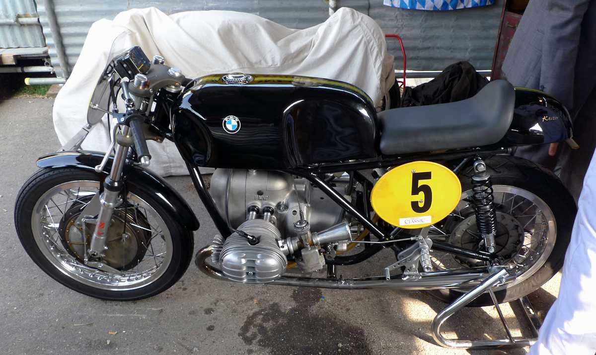 L1010871.JPG - A BMW vintage racer. Looks like a /2 motor, late forks, Fontana brake, upside down shocks. Under the cover is another BMW that crashed earlier in the day.