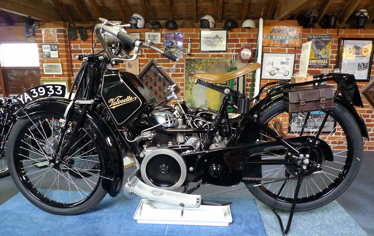 L1010606.JPG - You see these Velo LE's all over England, they built them for about 25 years and sold thousands. Most are quite tatty, not this one.