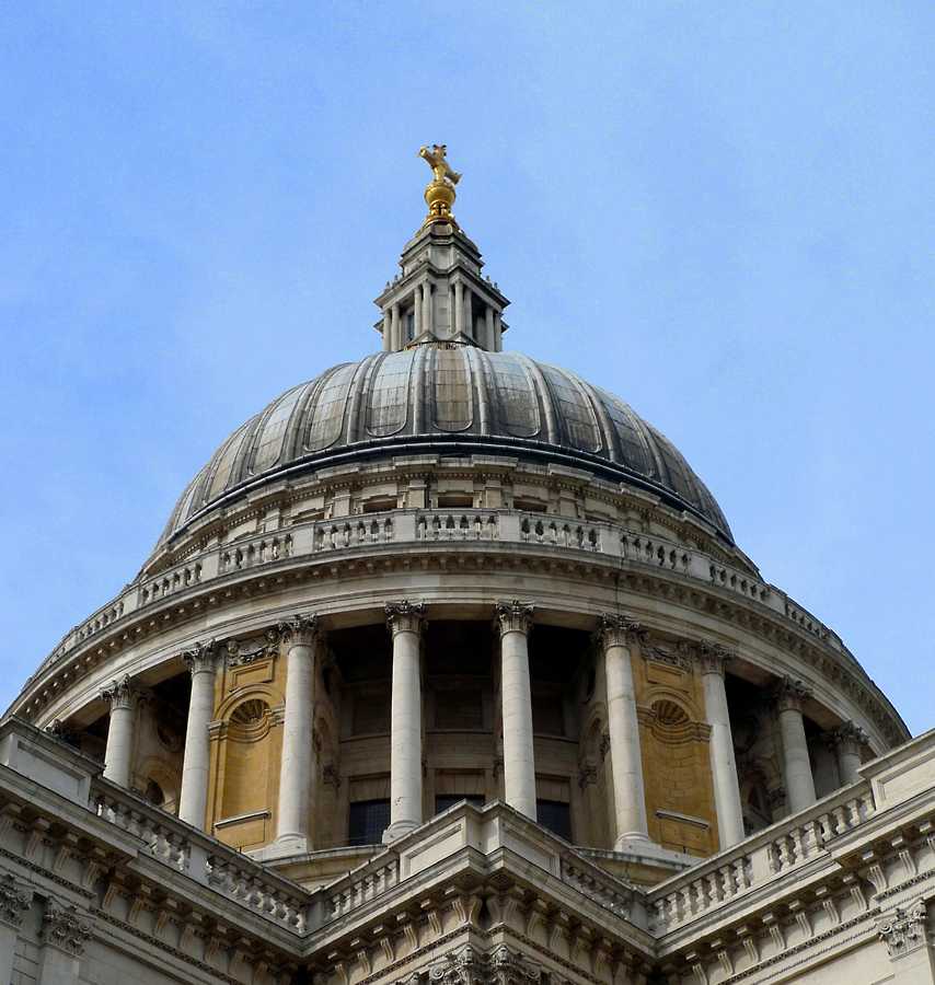 L1010985.JPG - The dome of St. Paul's cathedral.